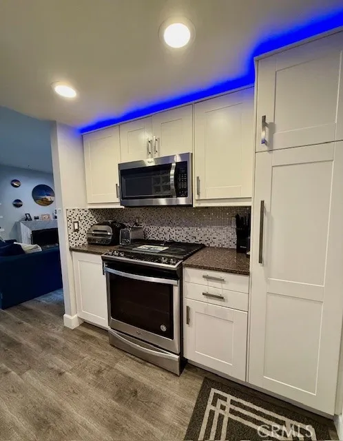 5291 Colodny Drive 5, Agoura Hills, California 91301 home-pic-9